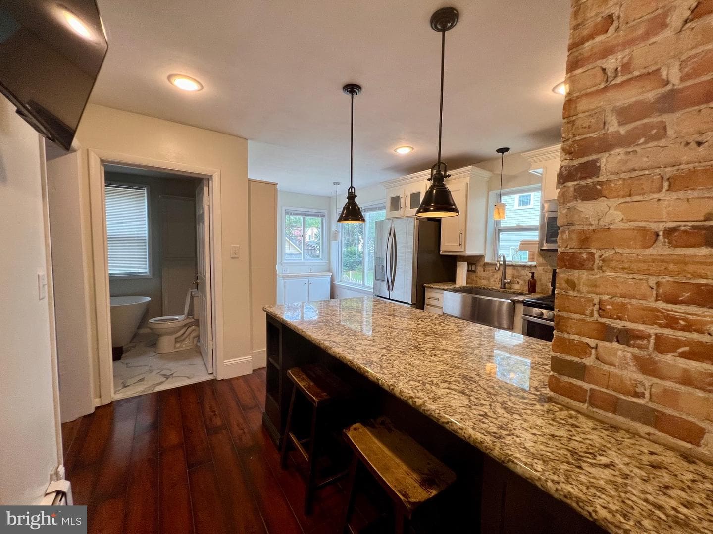 309 Middle Boulevard photo 28