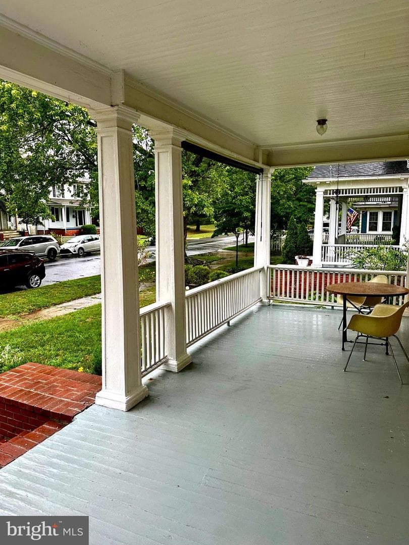 309 Middle Boulevard photo 3