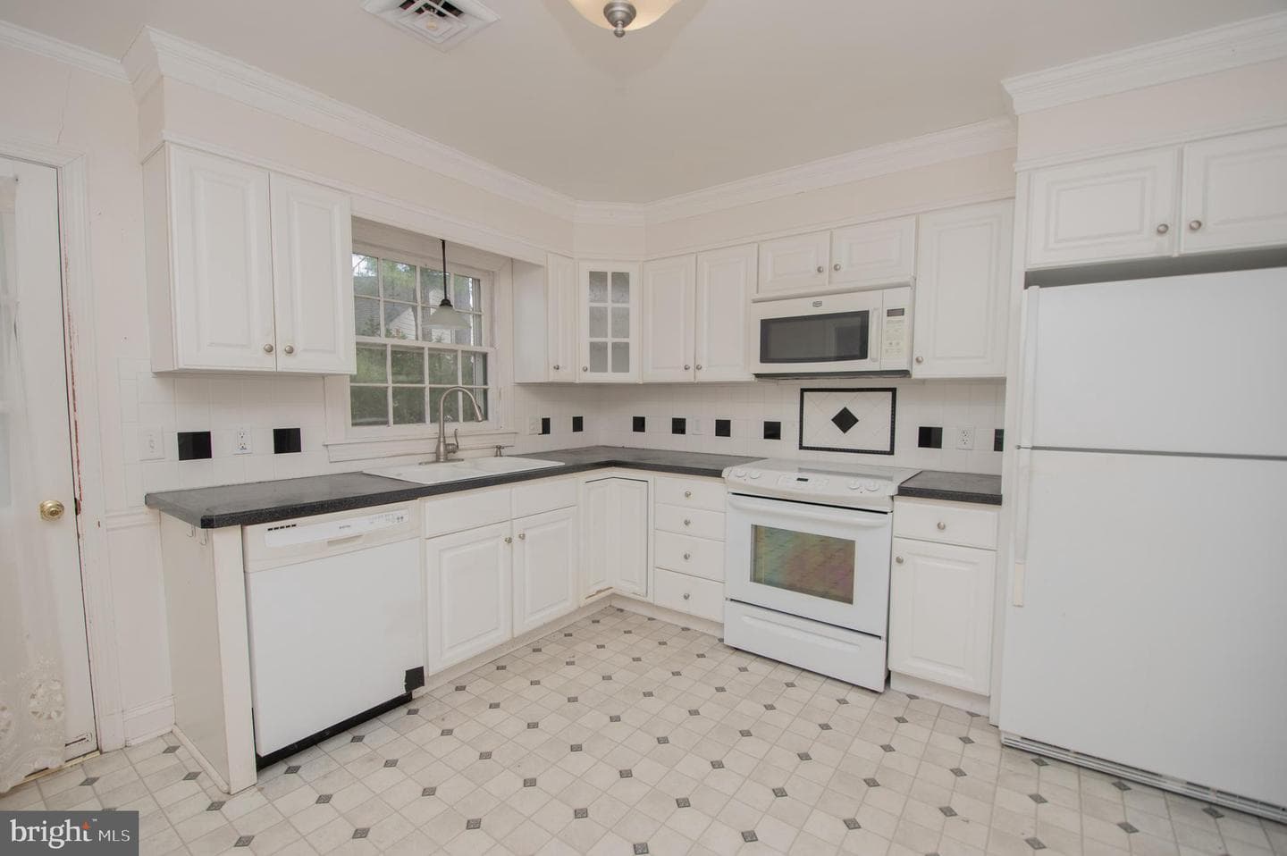 703 Mcbriety Circle photo 4