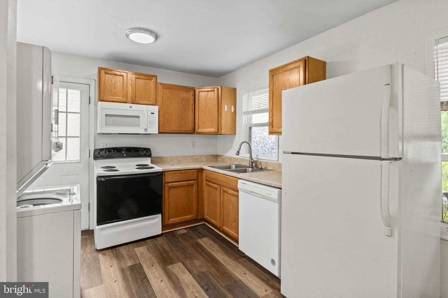 728 Jackson St photo 12