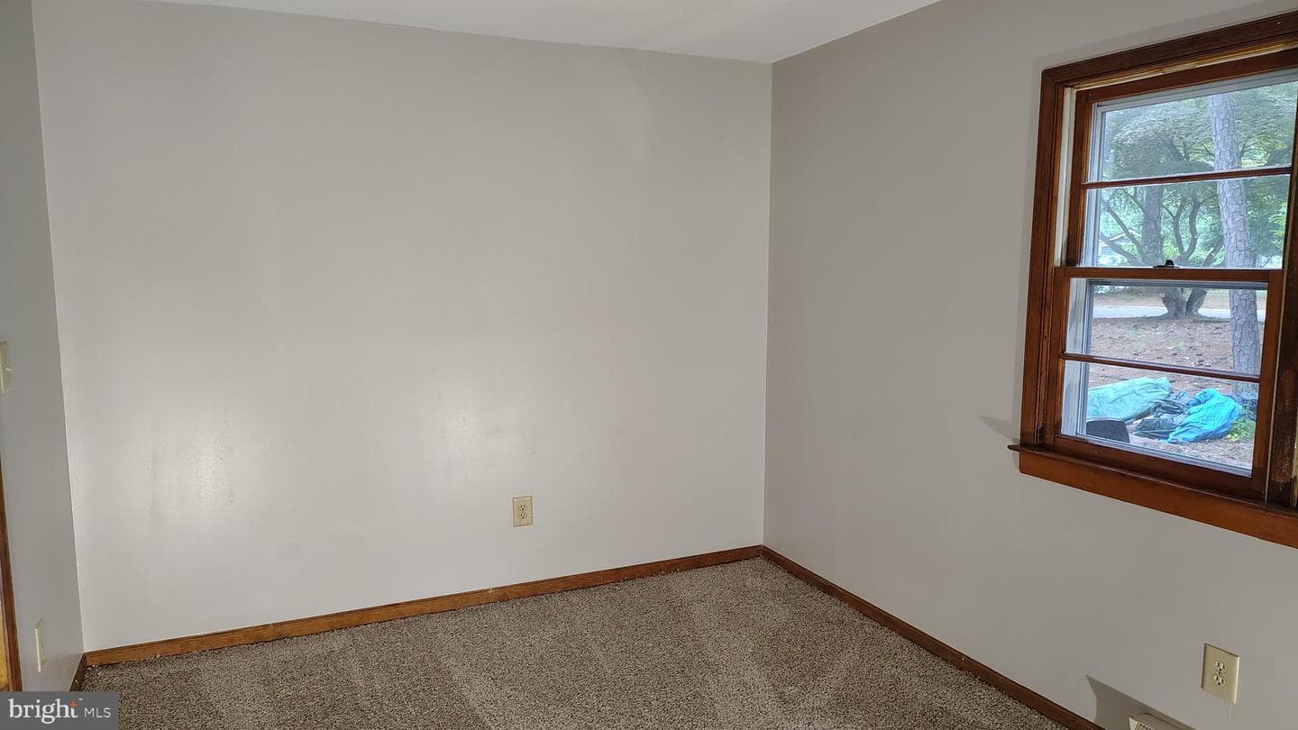 802 Oxford Circle photo 19