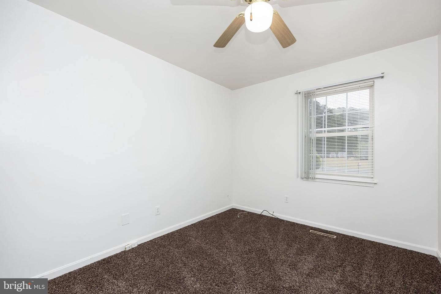 619 Wellington Circle photo 23