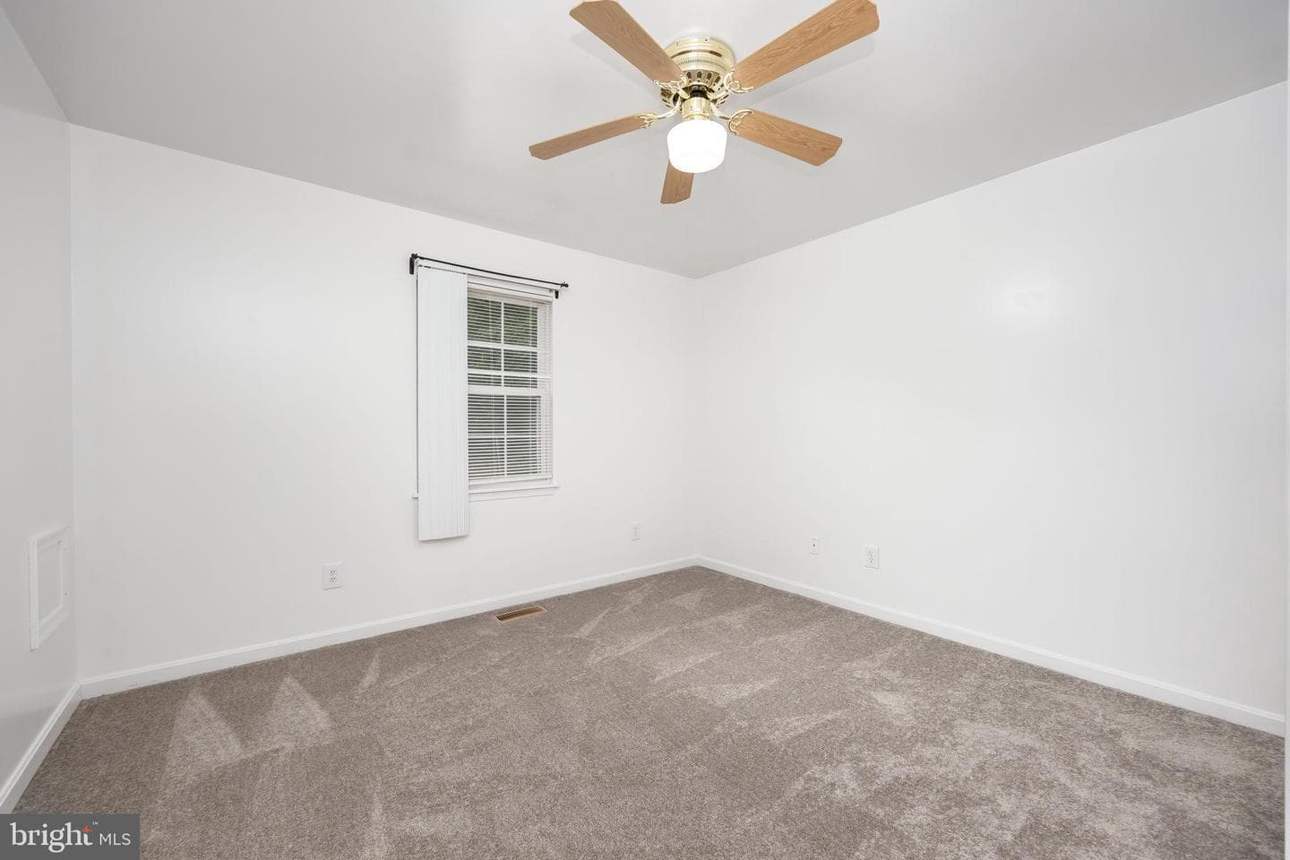 619 Wellington Circle photo 25
