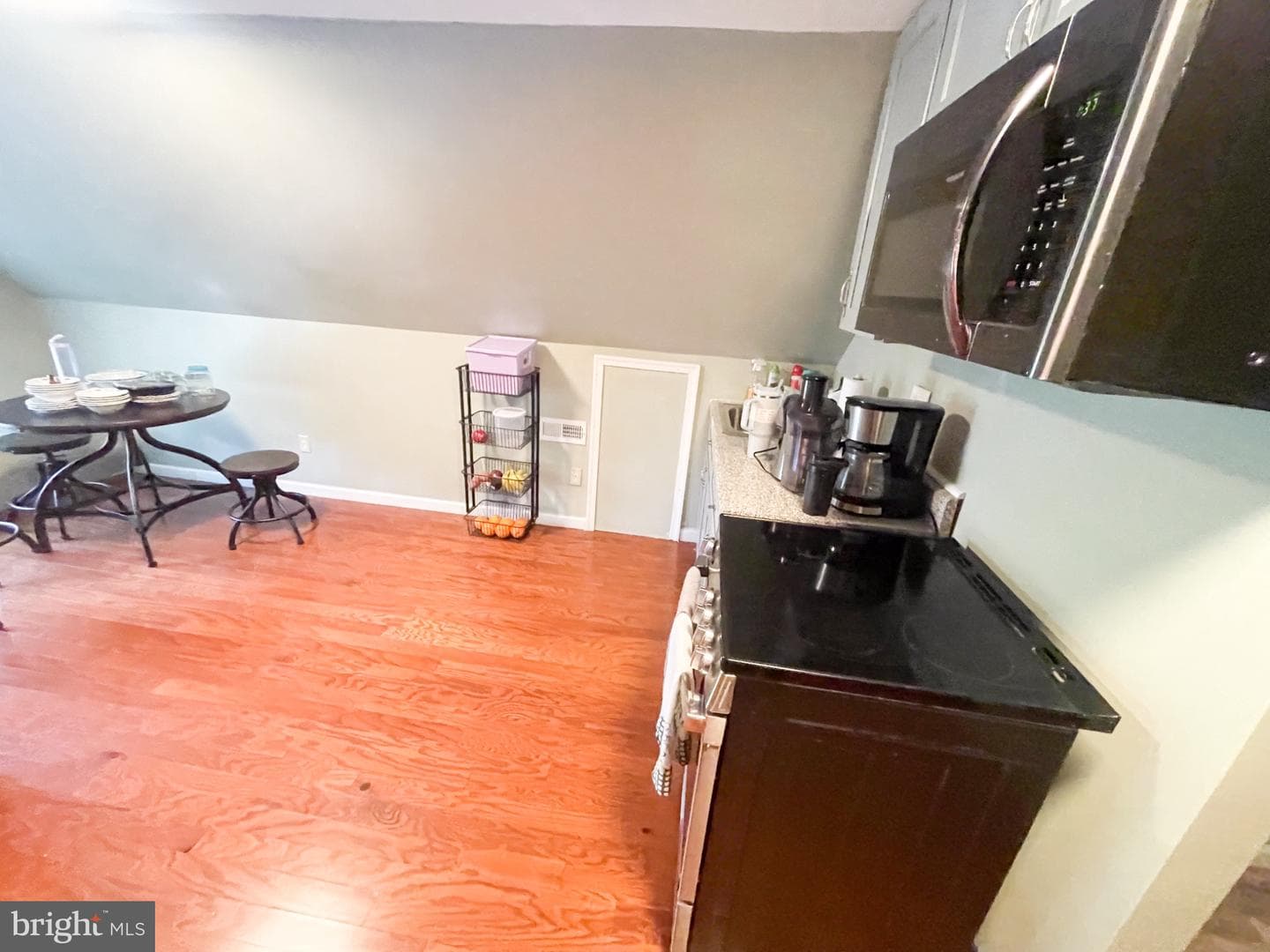 801 N Division photo 45