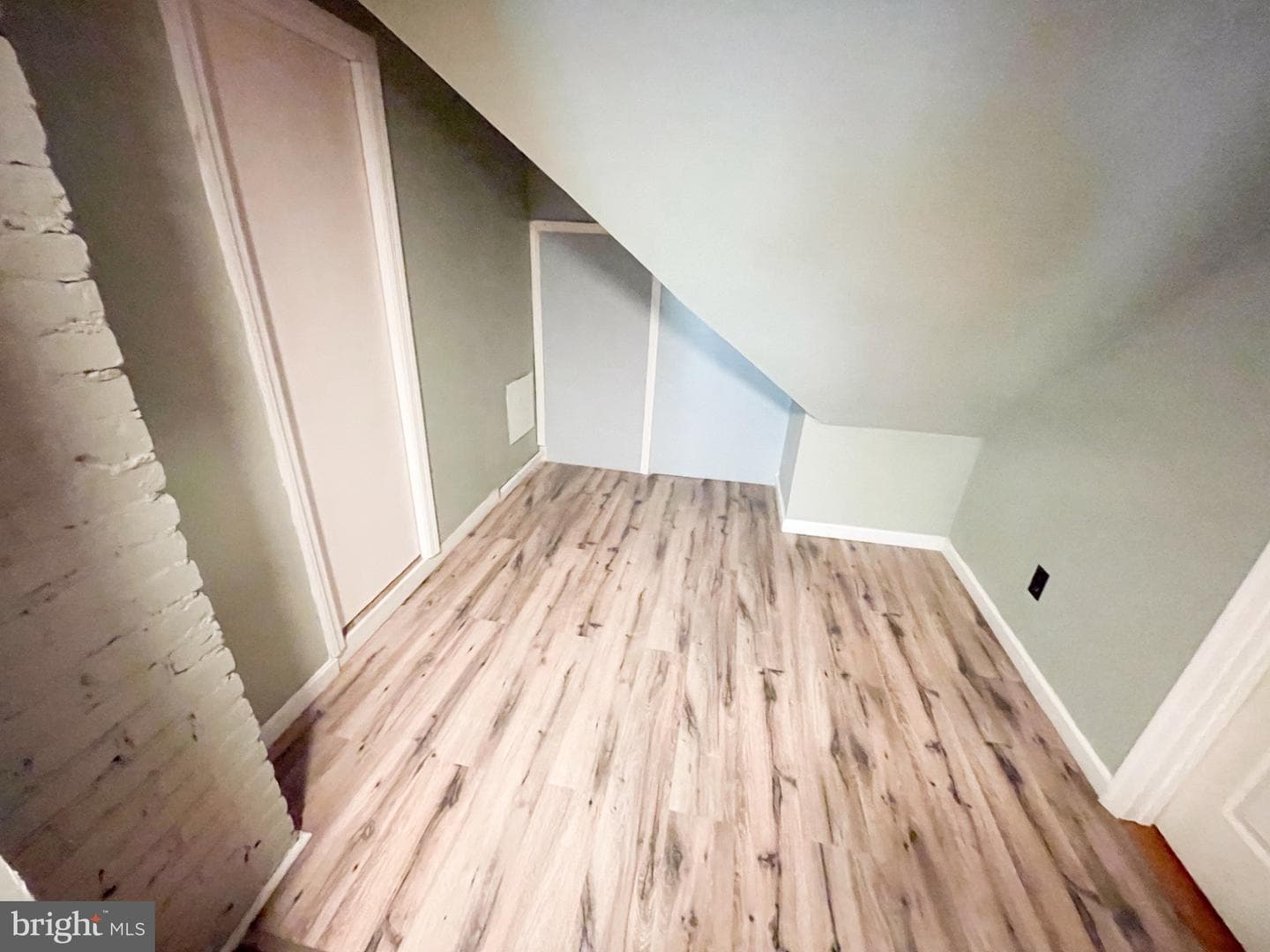 801 N Division photo 46