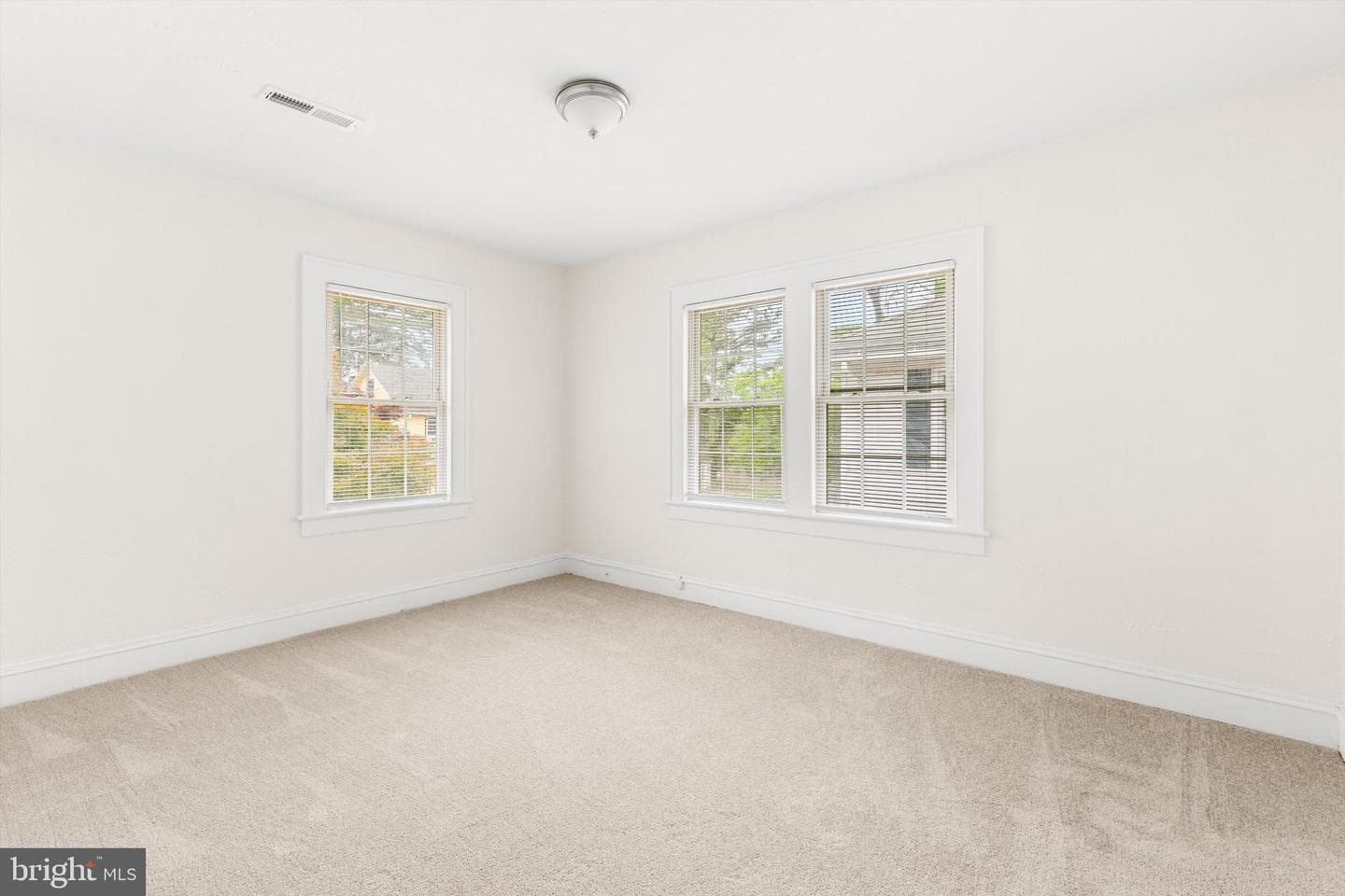 307 New York Avenue photo 25