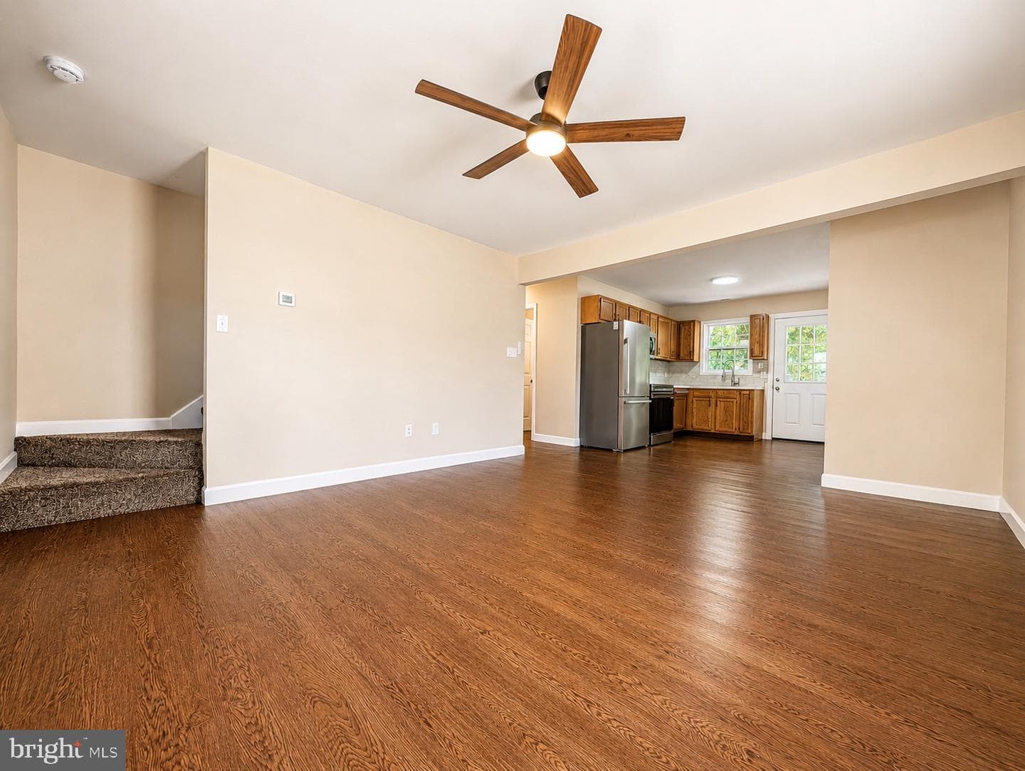 904 Hanson Street photo 5