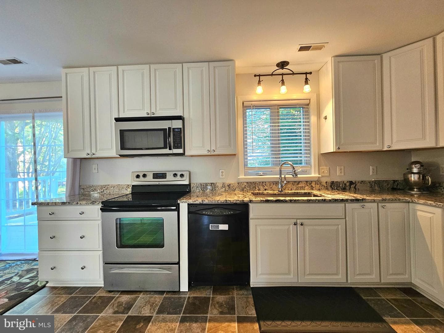 607 Upland Court photo 10