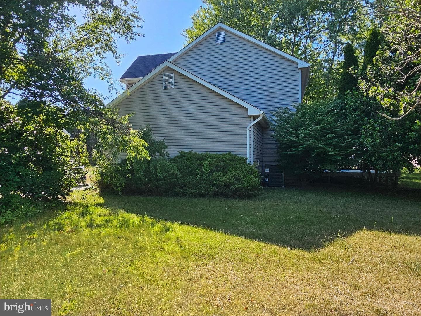 607 Upland Court photo 38