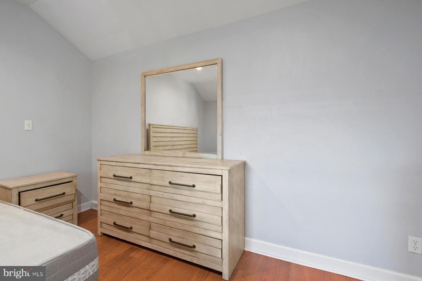 2516 Castle Street photo 23