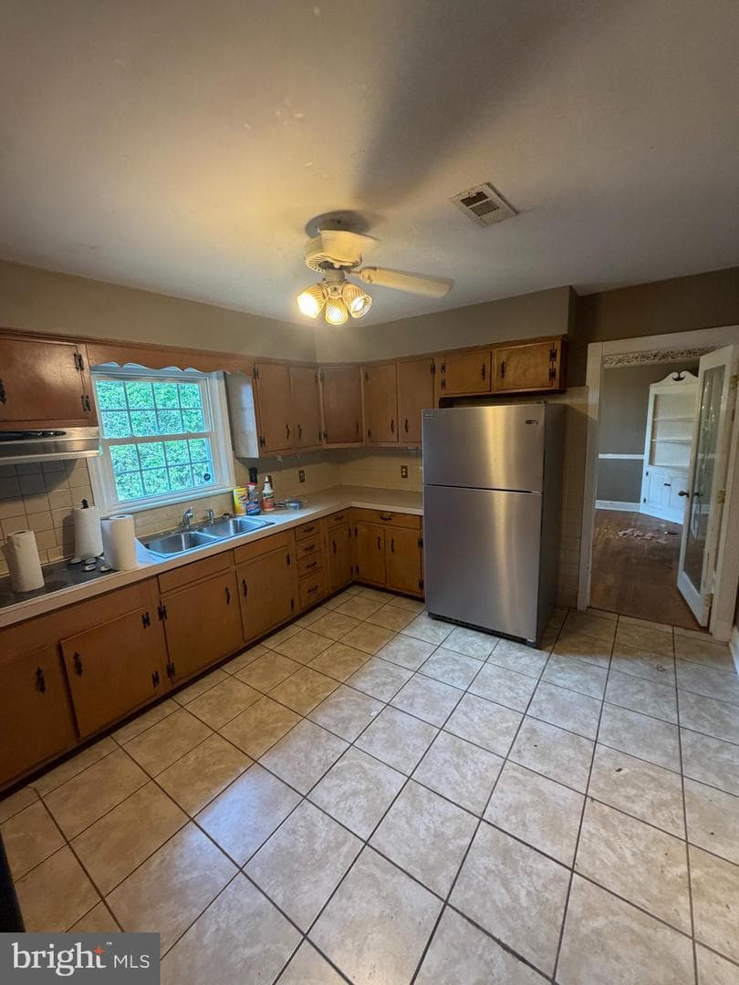 304 Wyman Drive photo 9