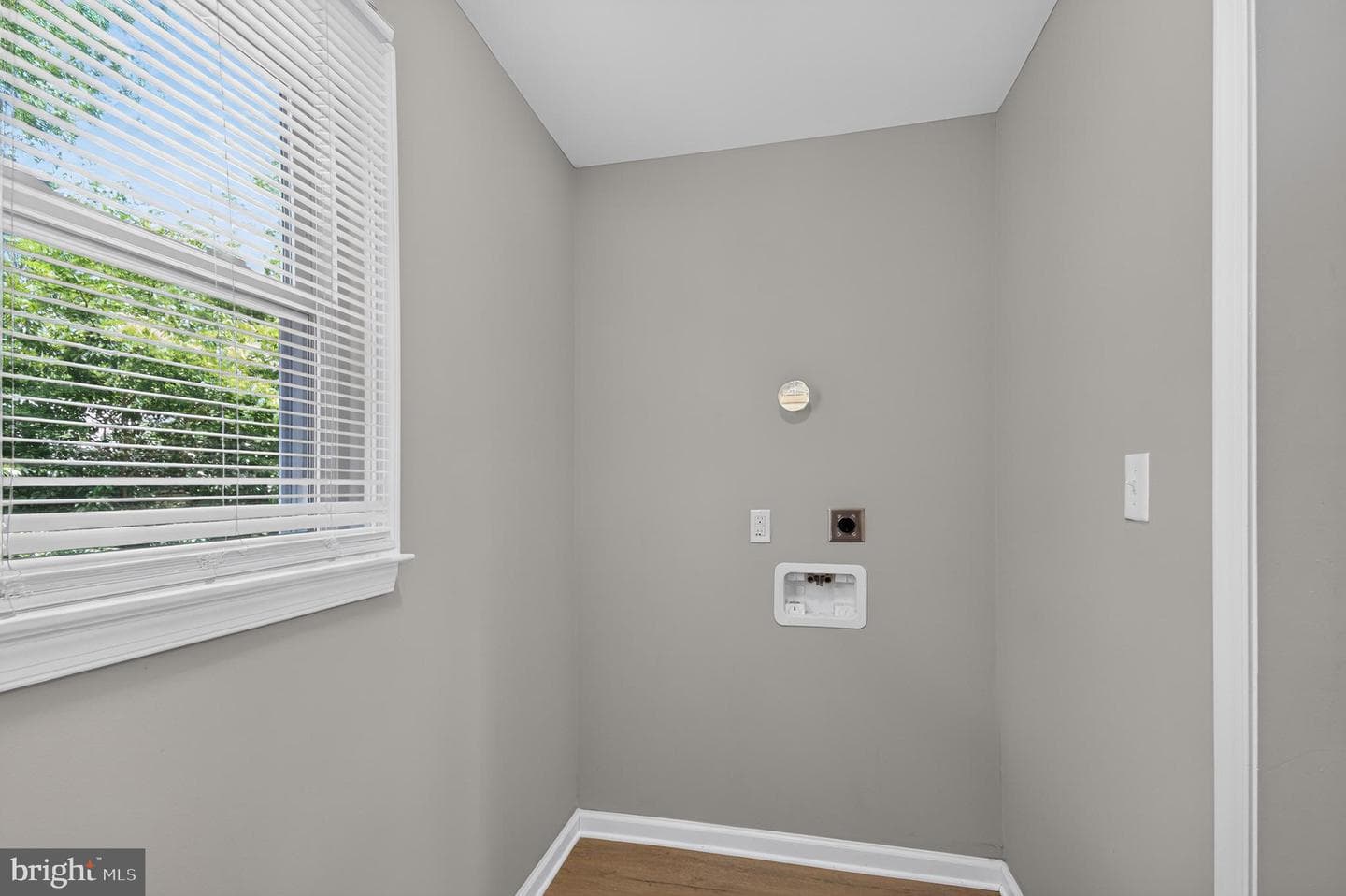 103 Russell Avenue photo 13