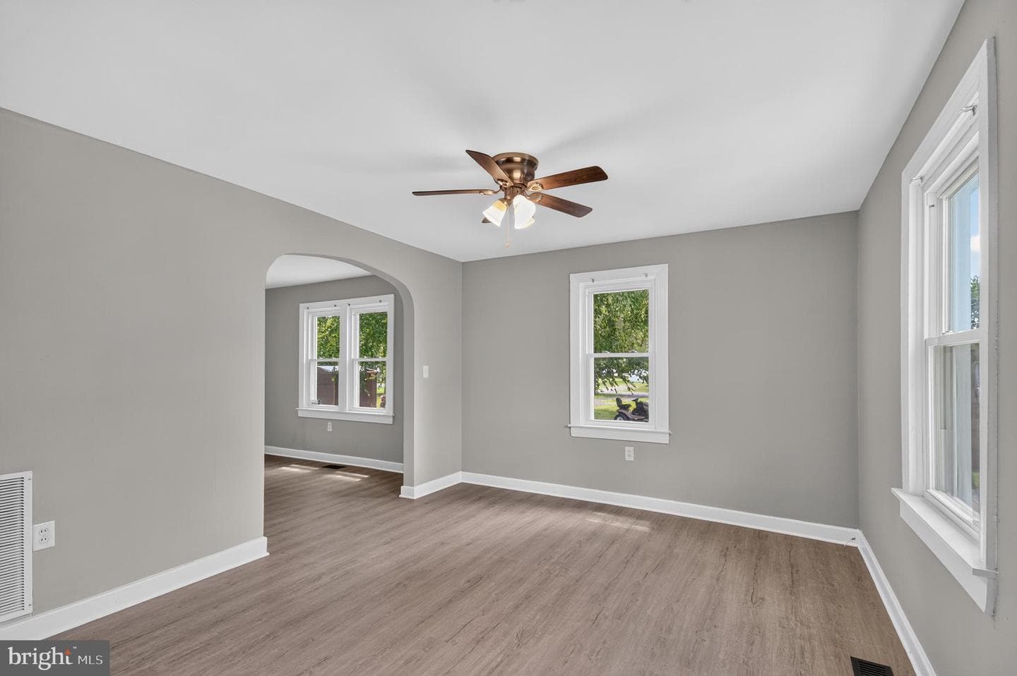 103 Russell Avenue photo 5