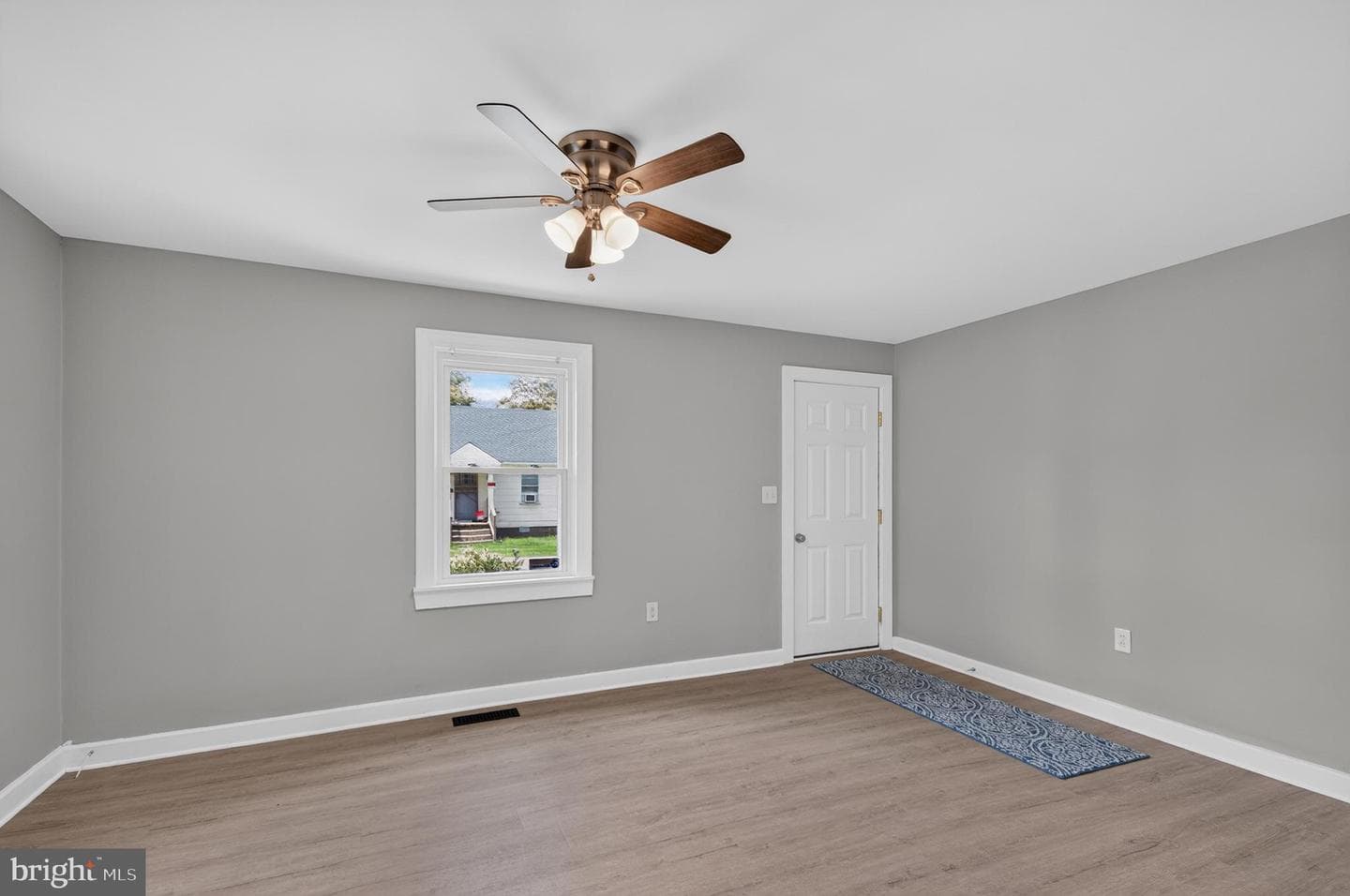 103 Russell Avenue photo 6