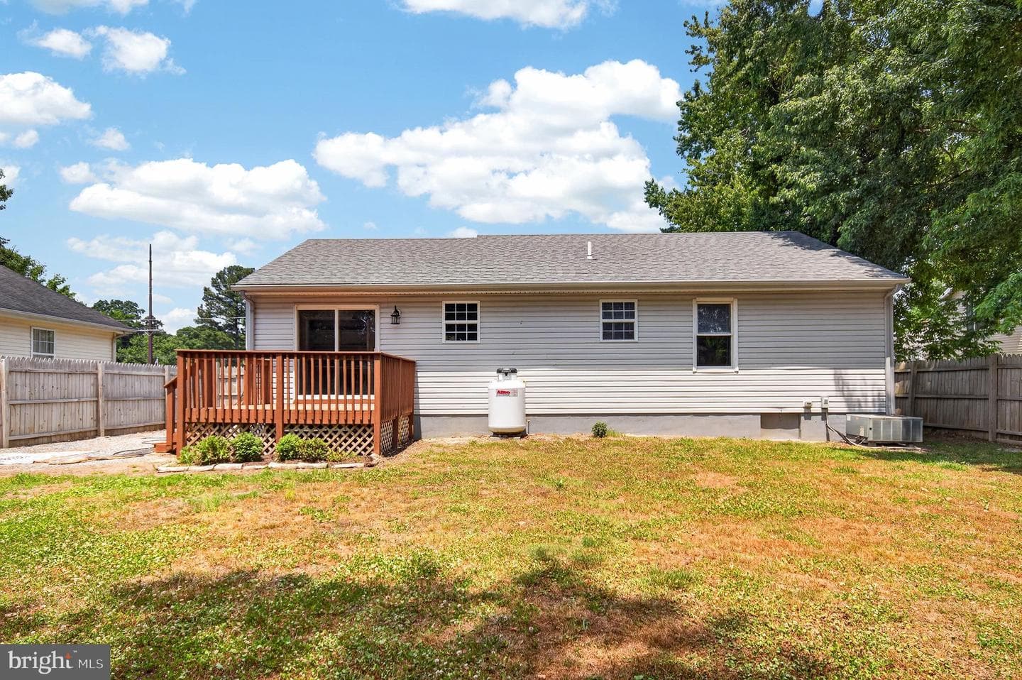 102 W East Street photo 3