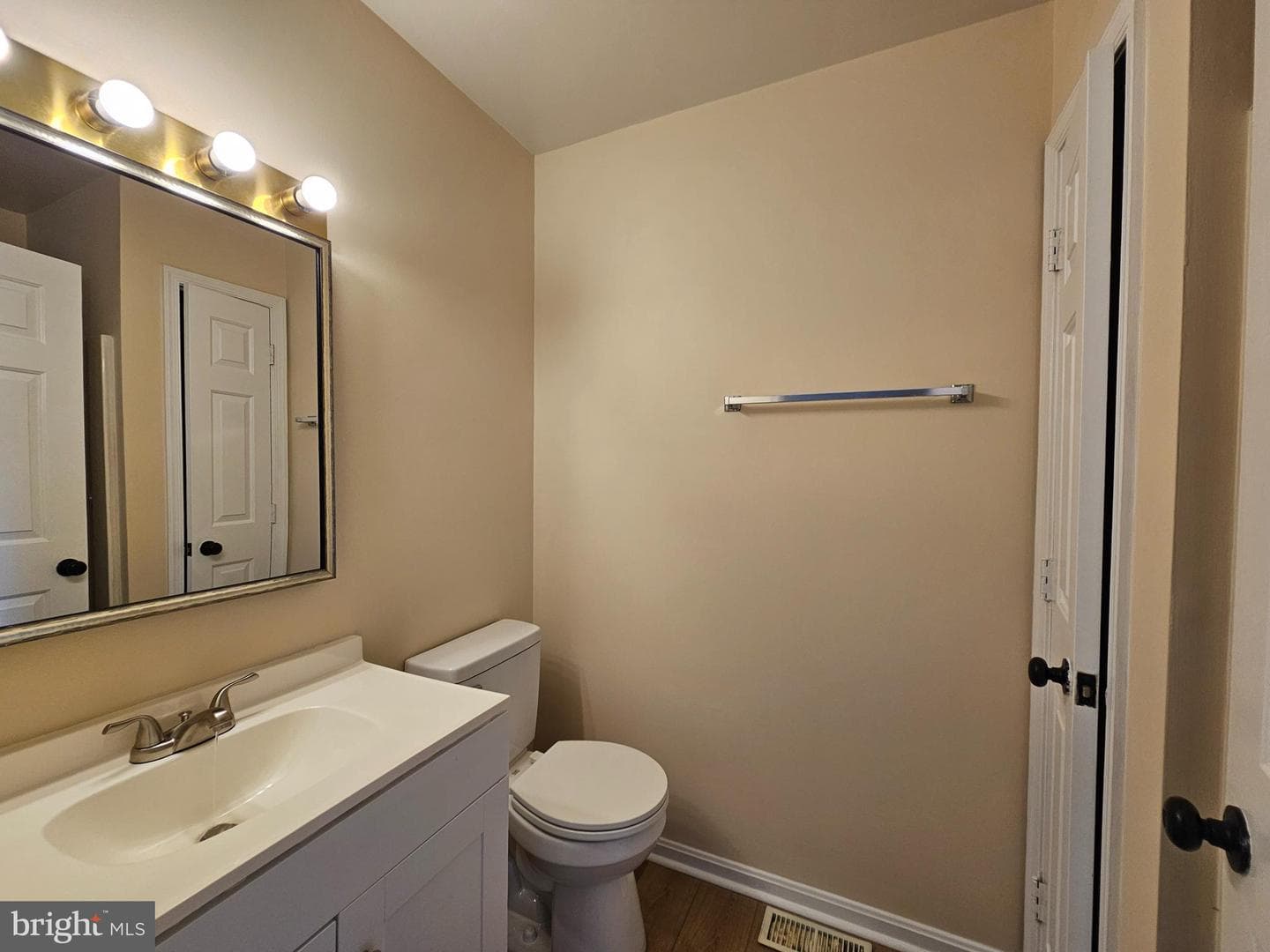 1405 Bantry Ln photo 12