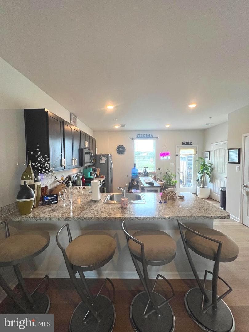 815 Derwent Ln photo 9