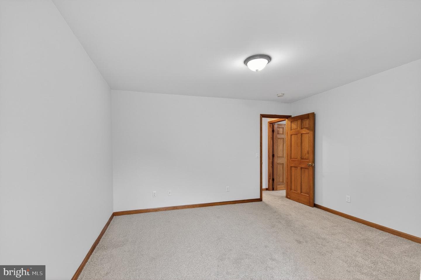 1006 S Schumaker Drive photo 20