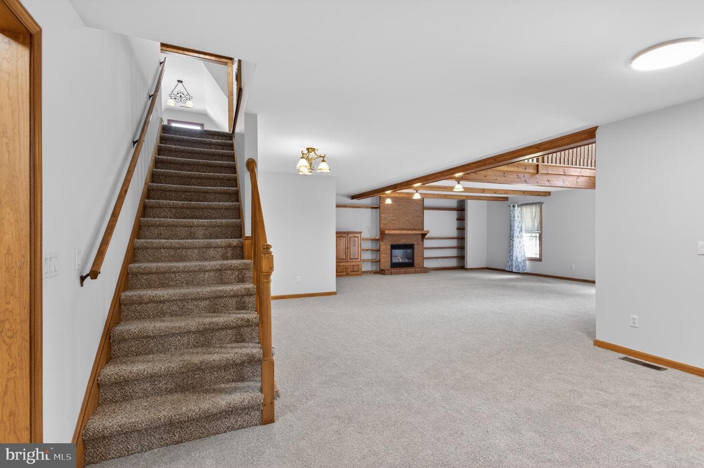 1006 S Schumaker Drive photo 5