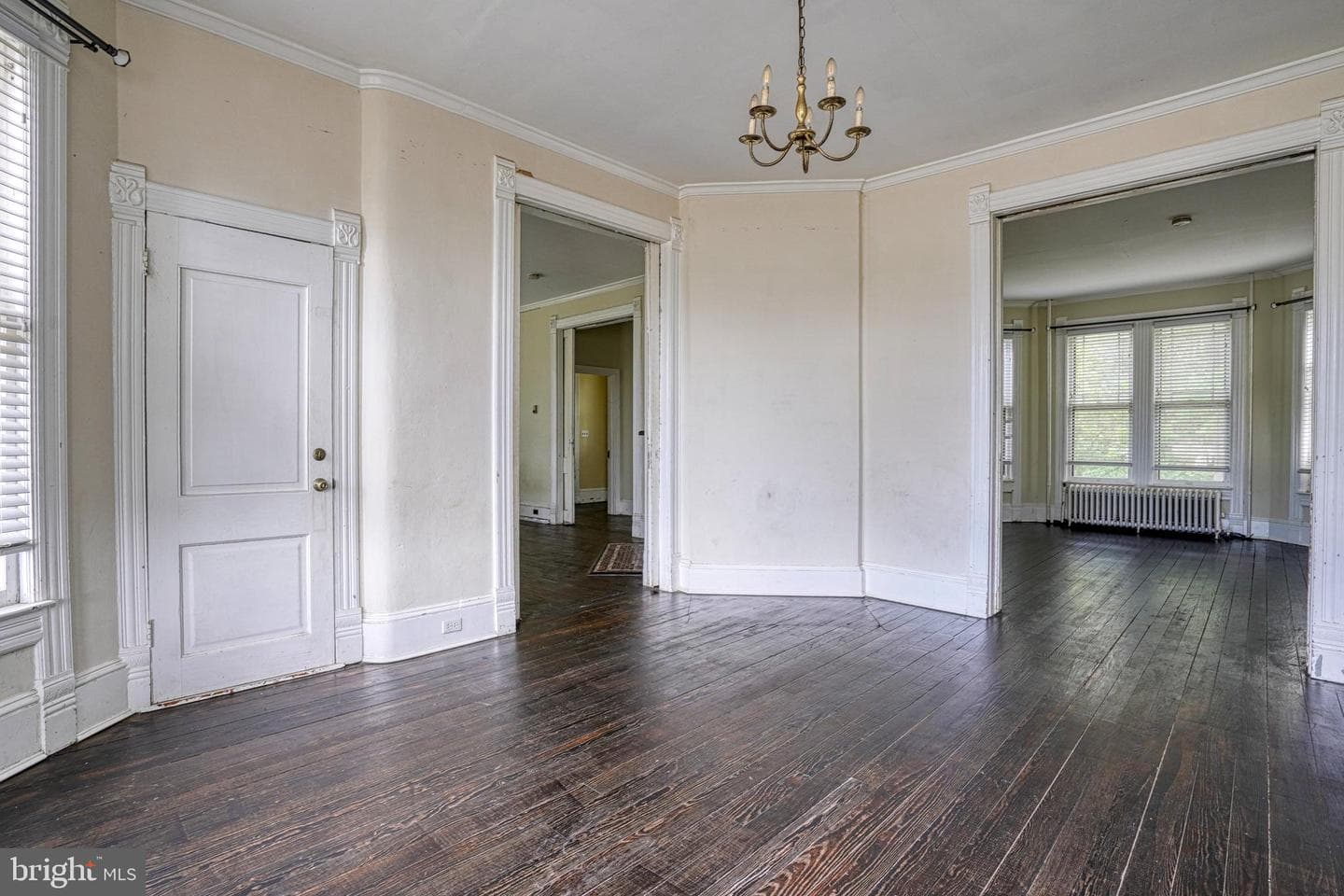 208 W Isabella St photo 10