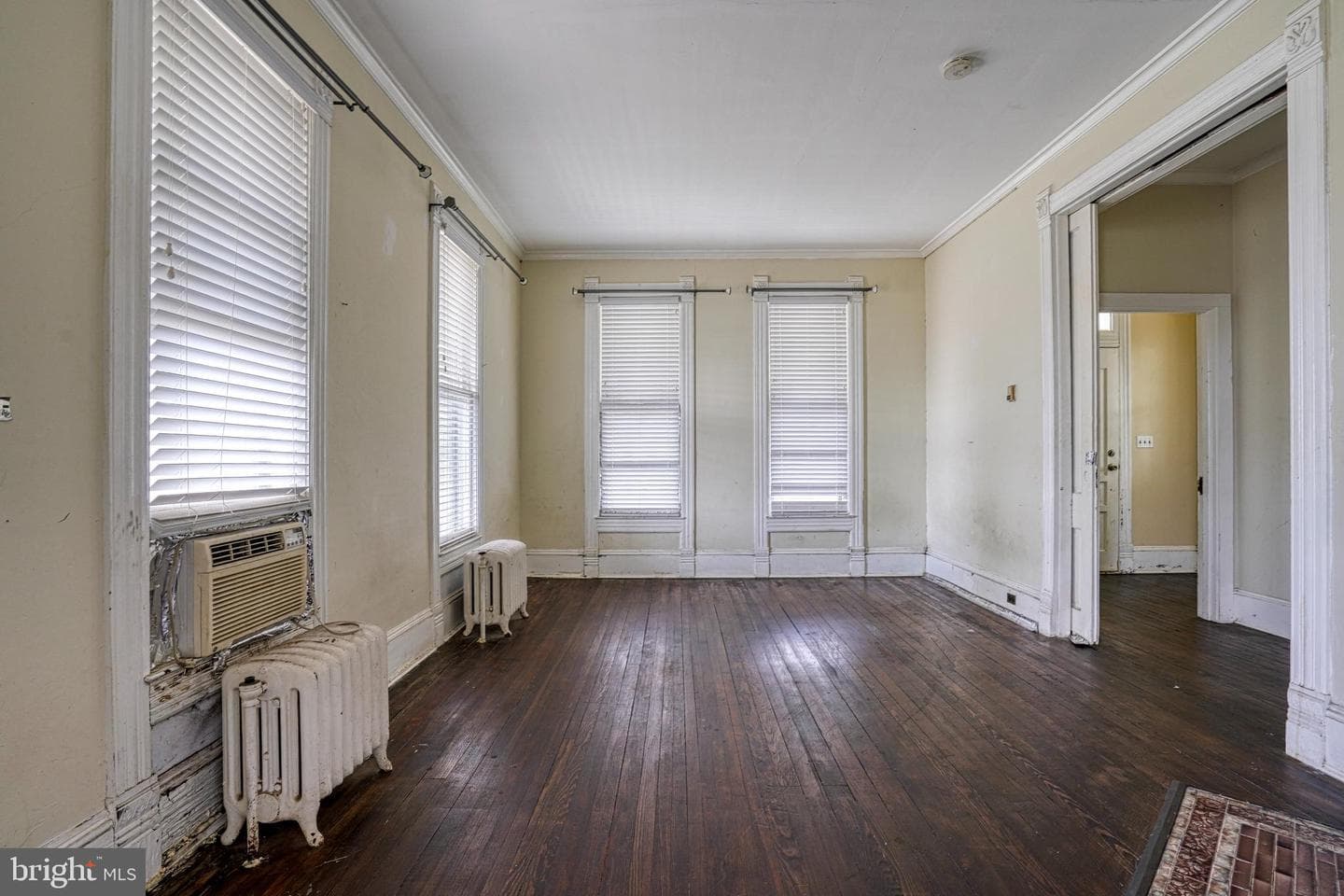 208 W Isabella St photo 14