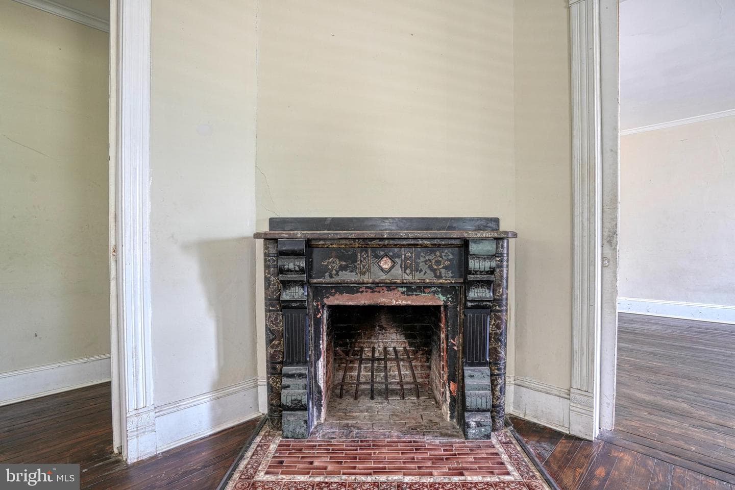 208 W Isabella St photo 19