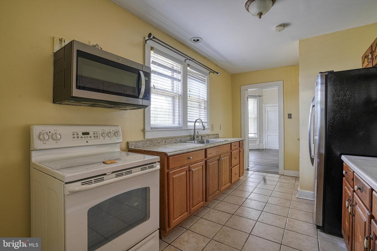 208 W Isabella St photo 60