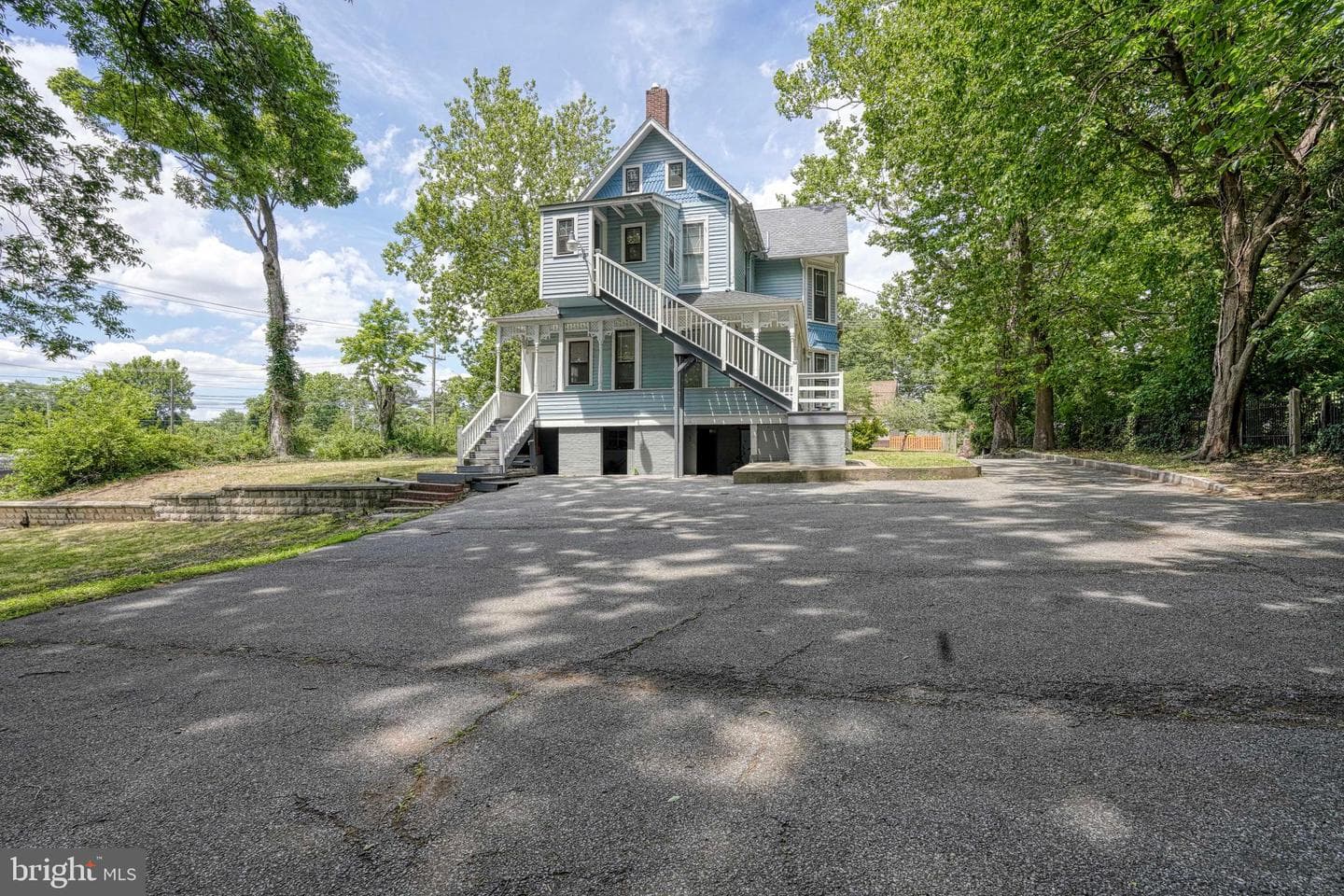 208 W Isabella St photo 66