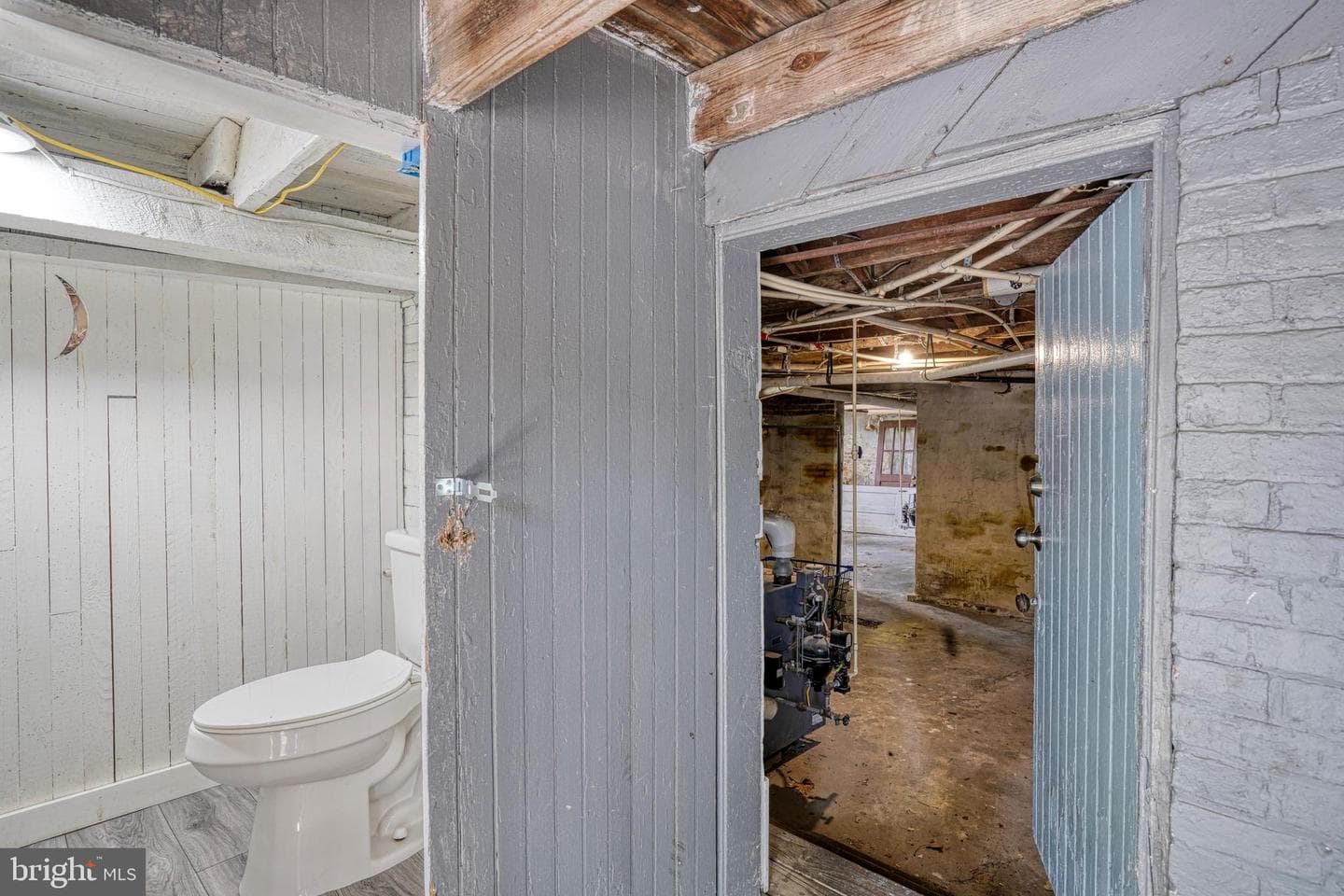 208 W Isabella St photo 71