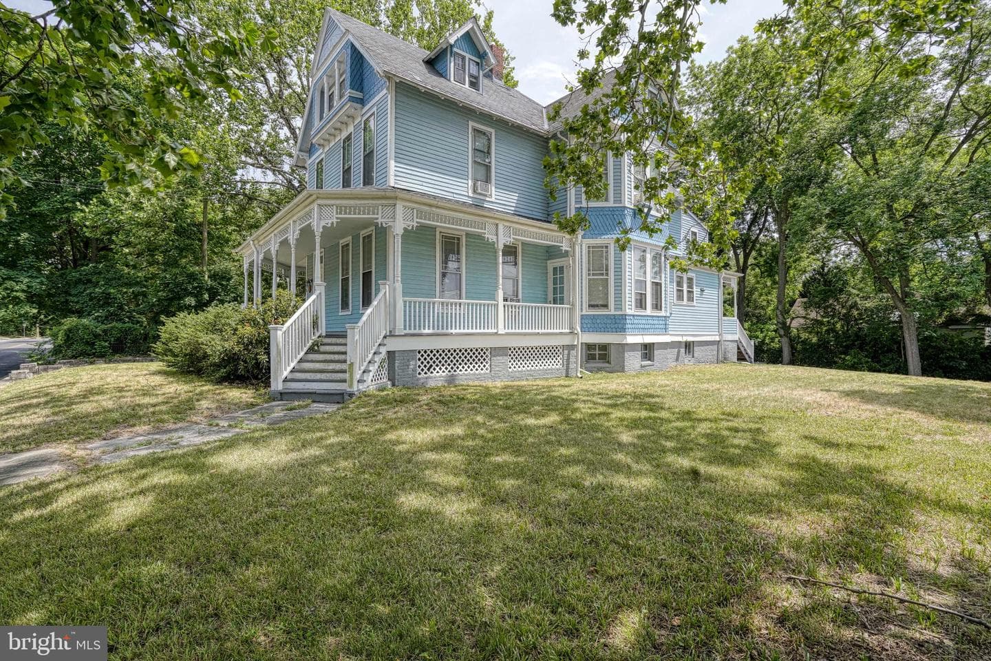 208 W Isabella St photo 82