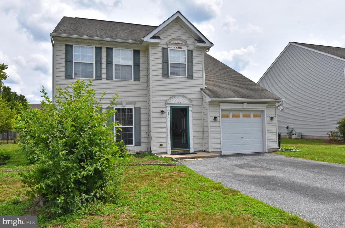 203 Castlebar Drive photo 3