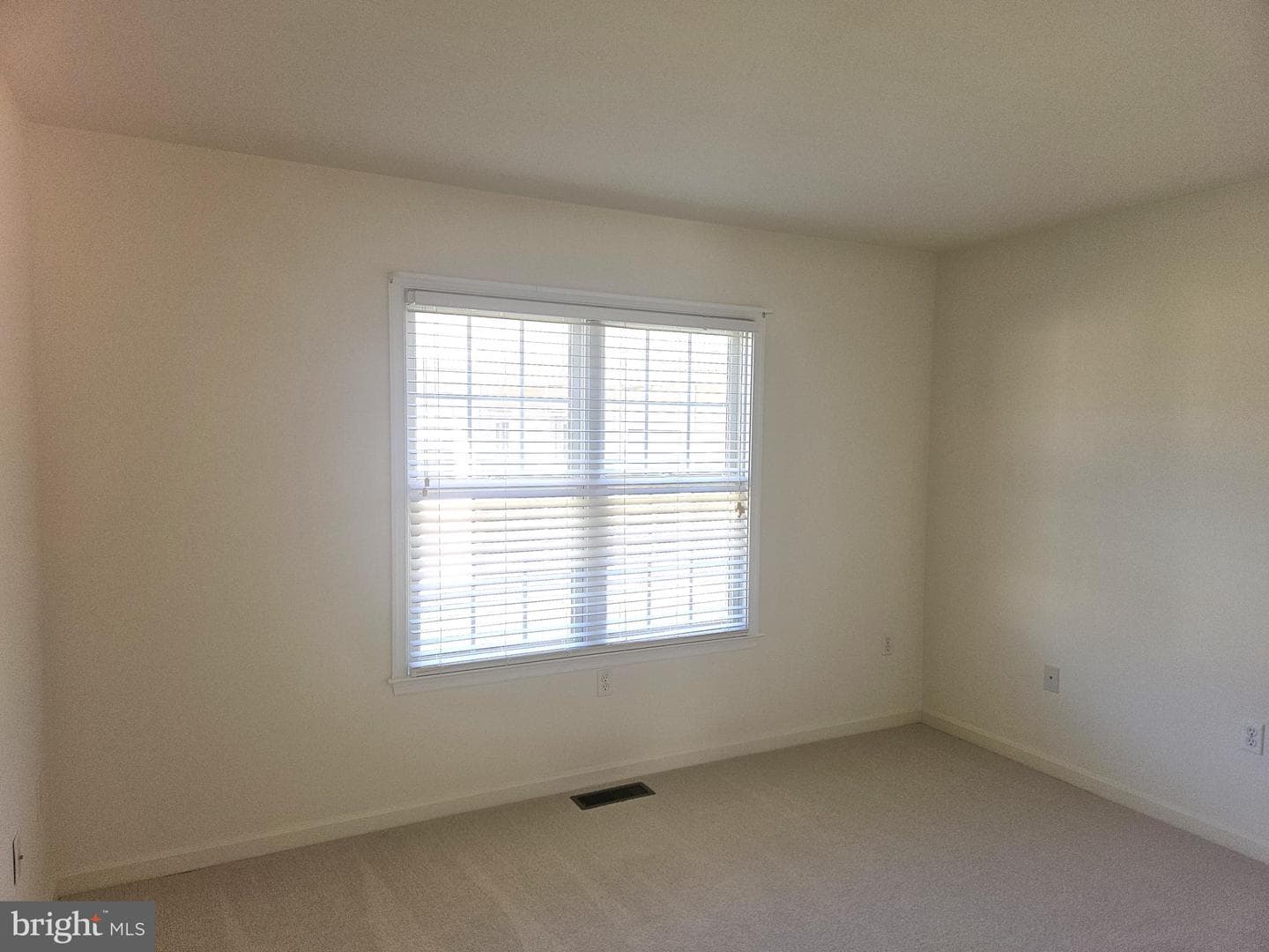 400 Parkwood Drive photo 11