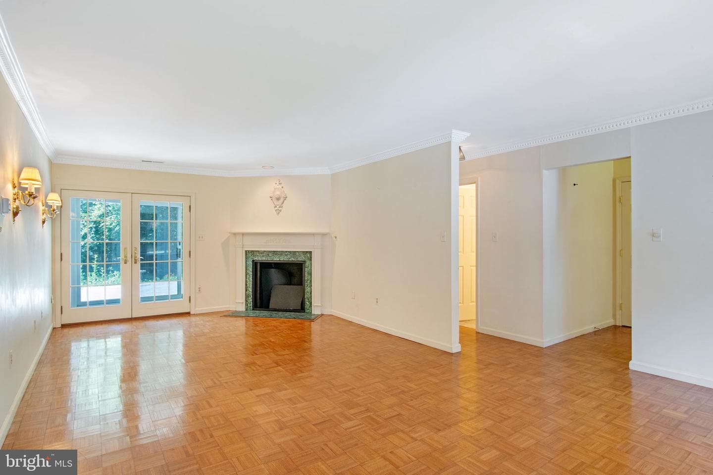 1018 Bayshore Court photo 6