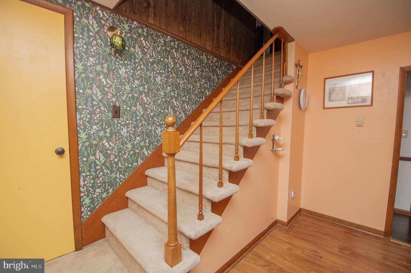 352 Carey Avenue photo 8