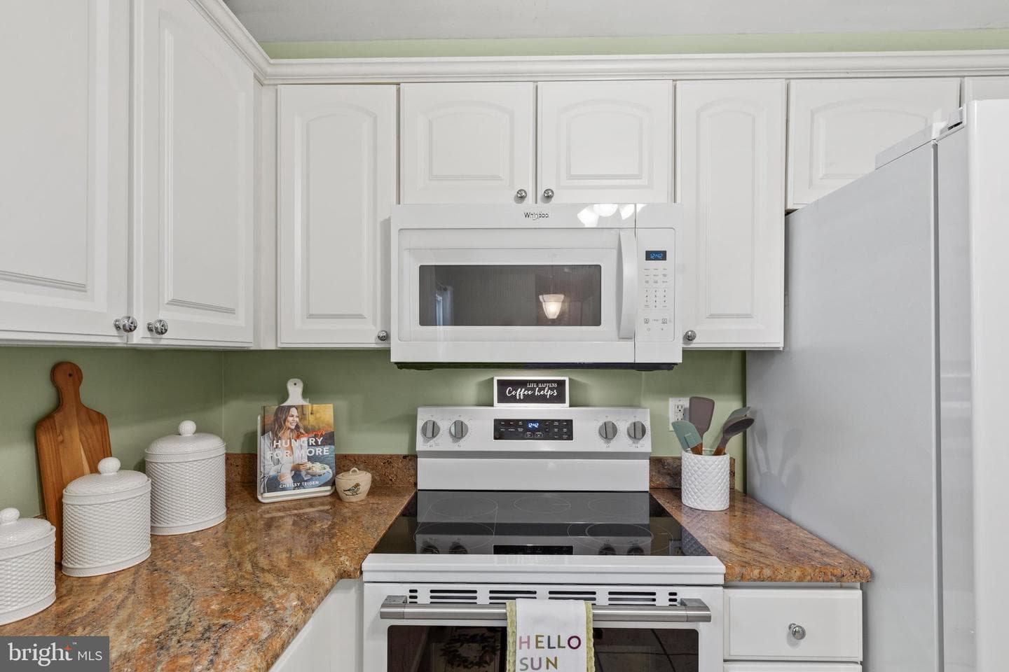 909 Zircon Court photo 11