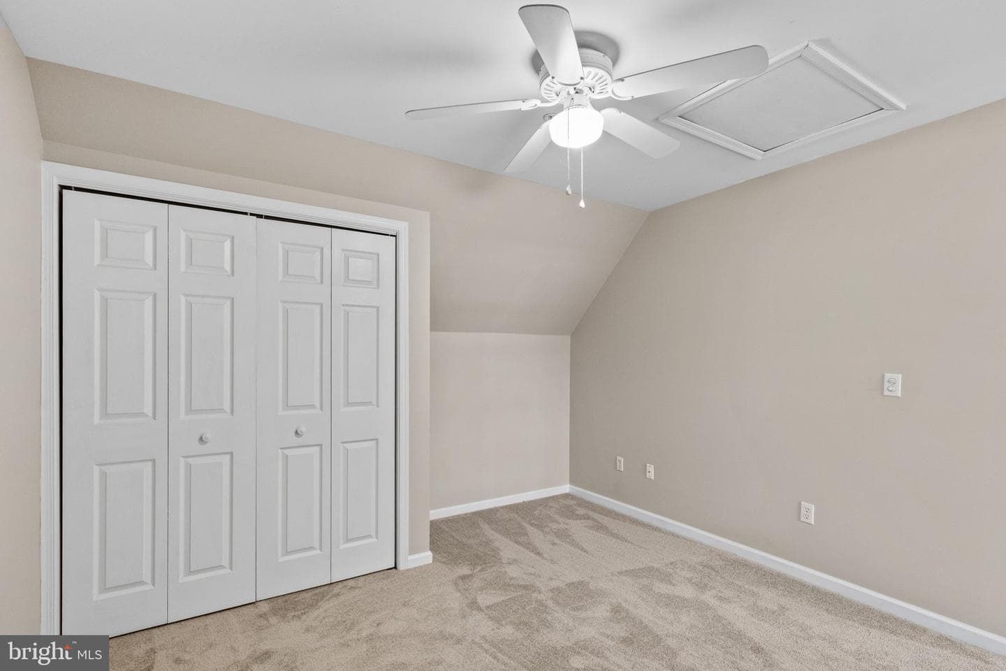 909 Zircon Court photo 28