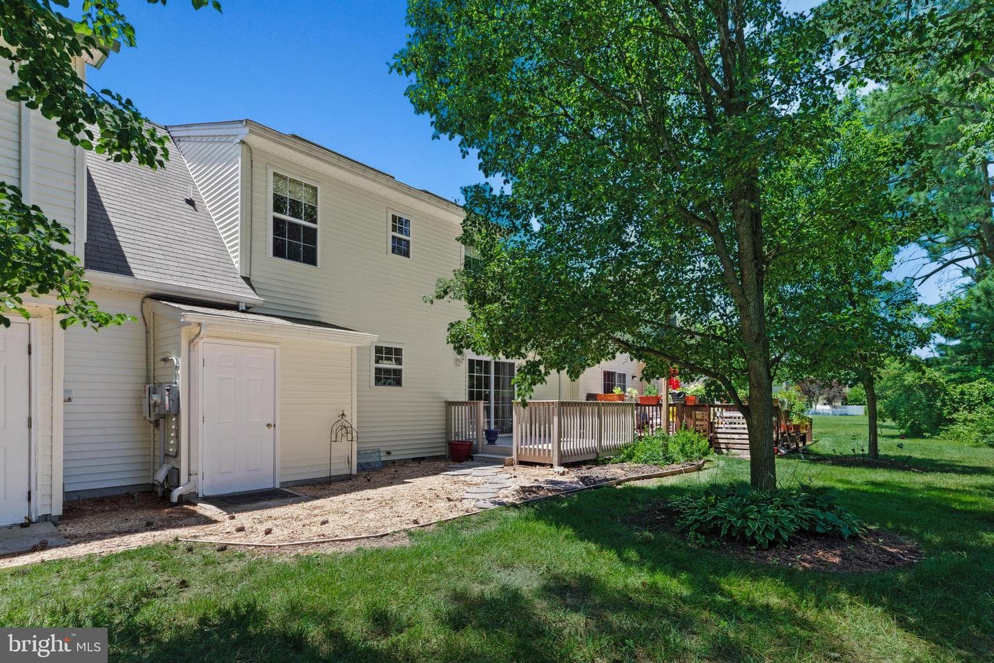 909 Zircon Court photo 36