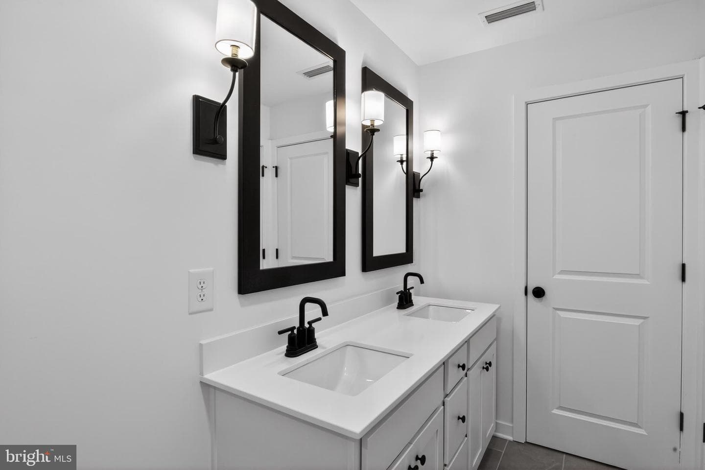 306 Clement Loop photo 12