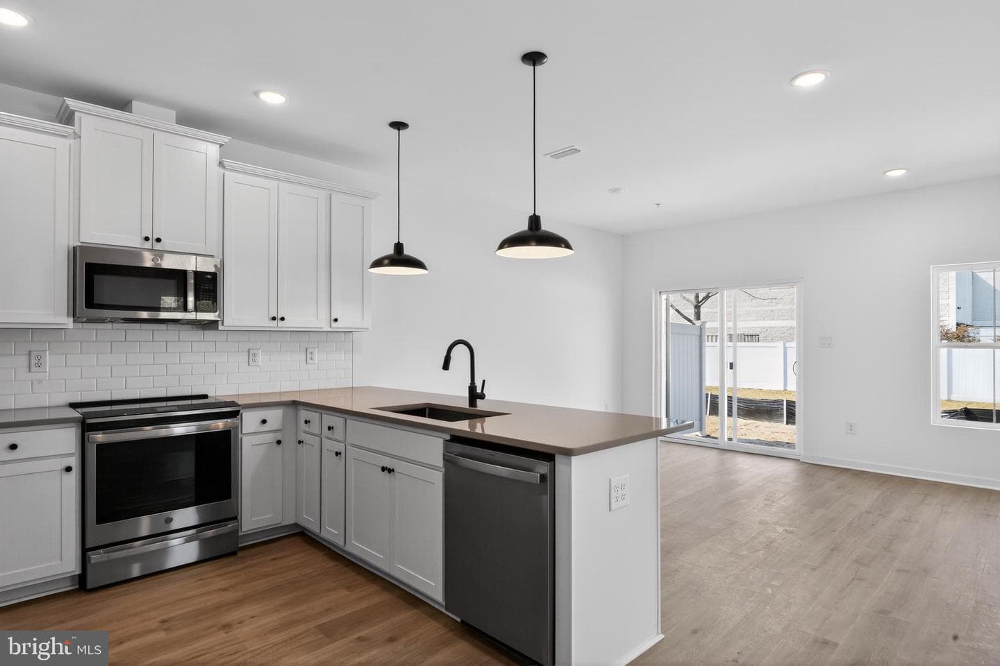 306 Clement Loop photo 3