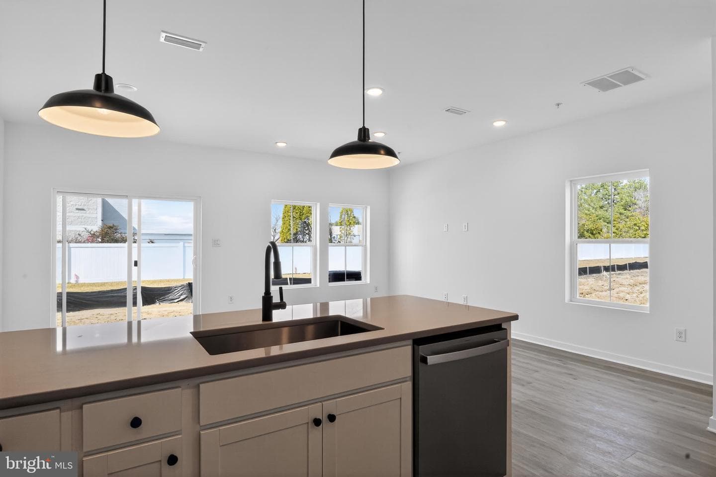 306 Clement Loop photo 7