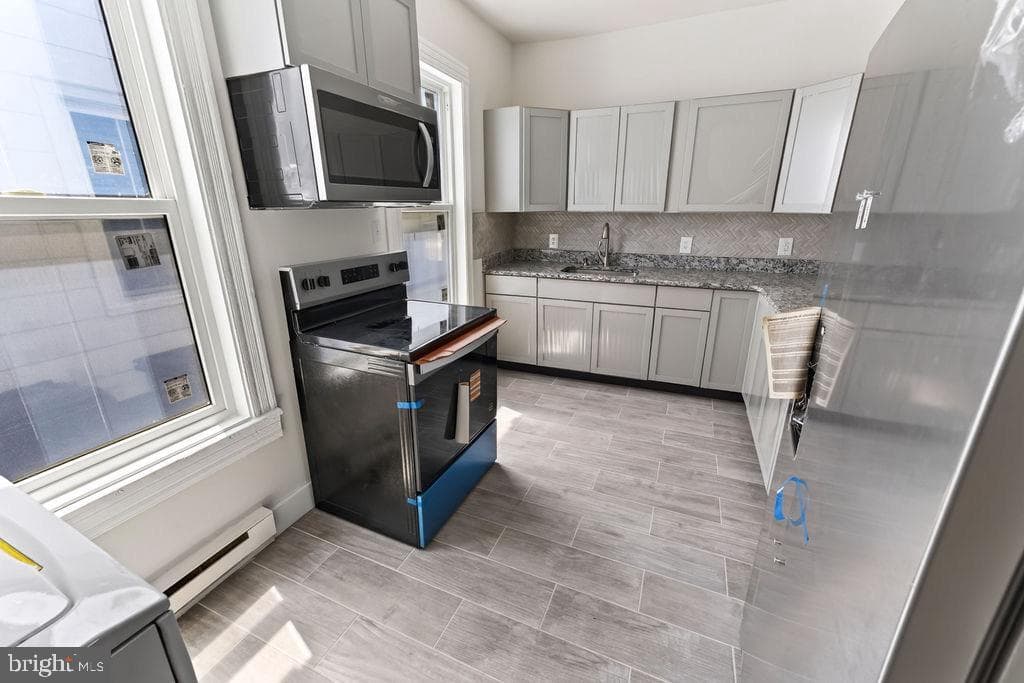 307 Newton Street photo 10