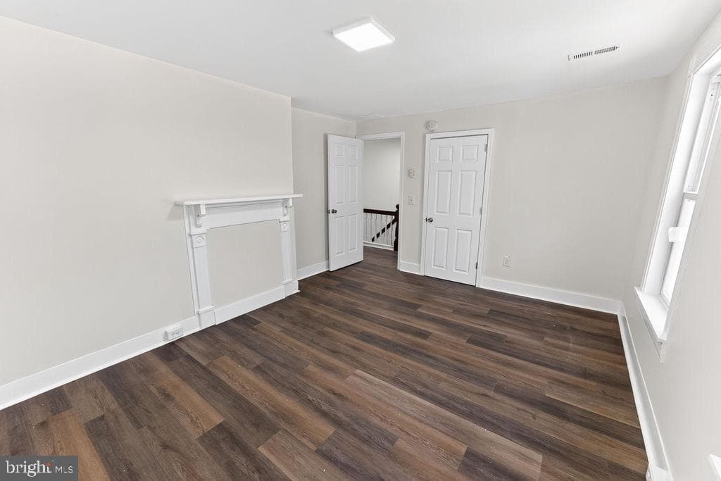 307 Newton Street photo 23