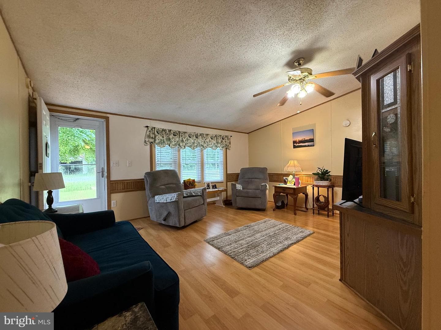 23358 Capitola Road photo 5