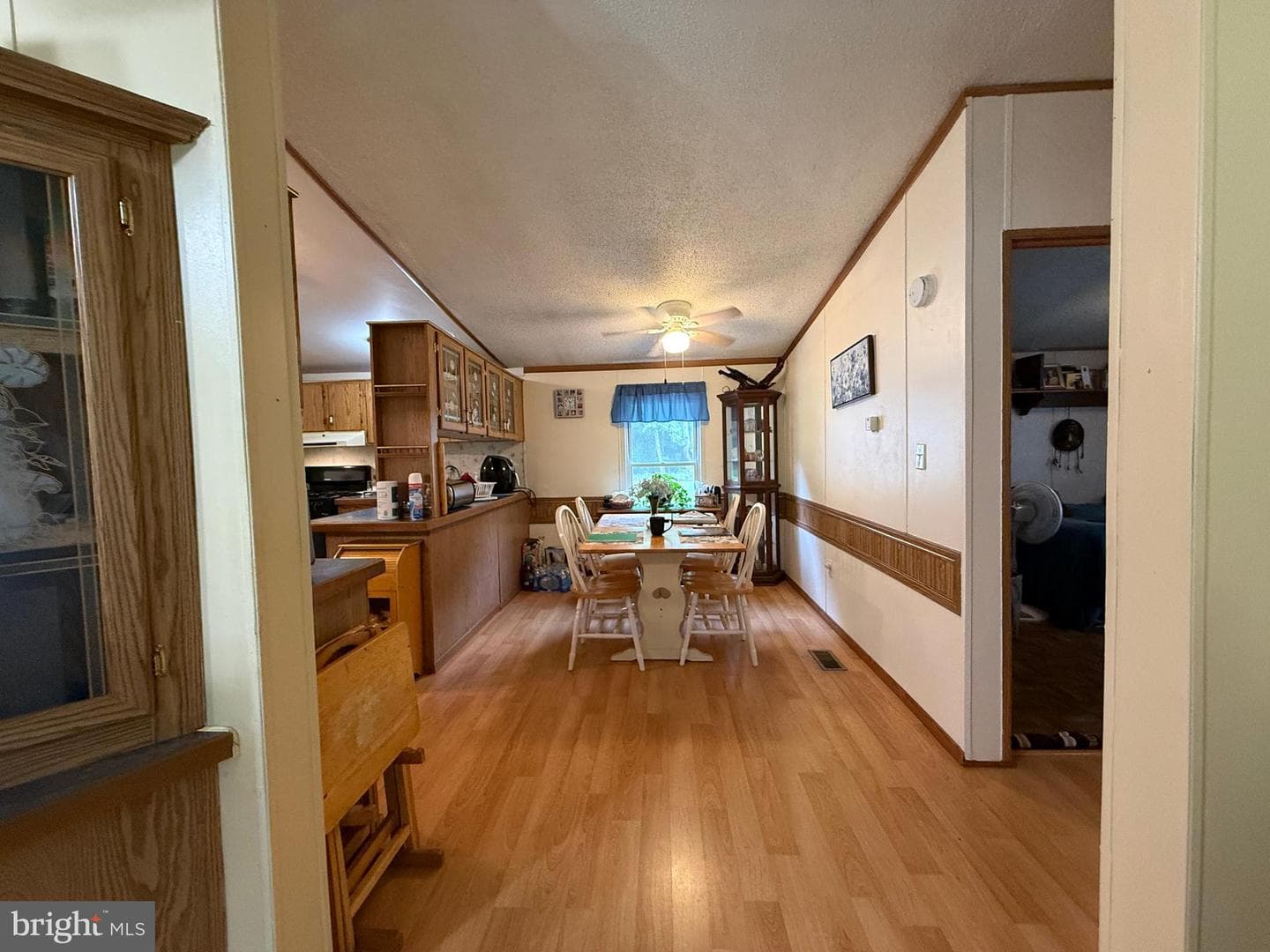 23358 Capitola Road photo 7