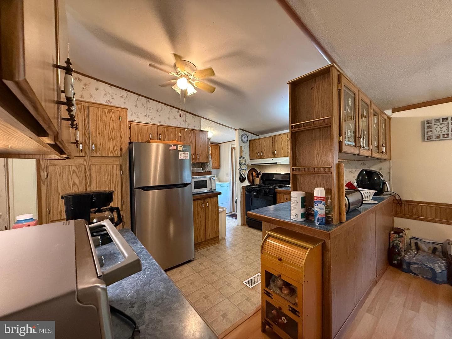 23358 Capitola Road photo 8