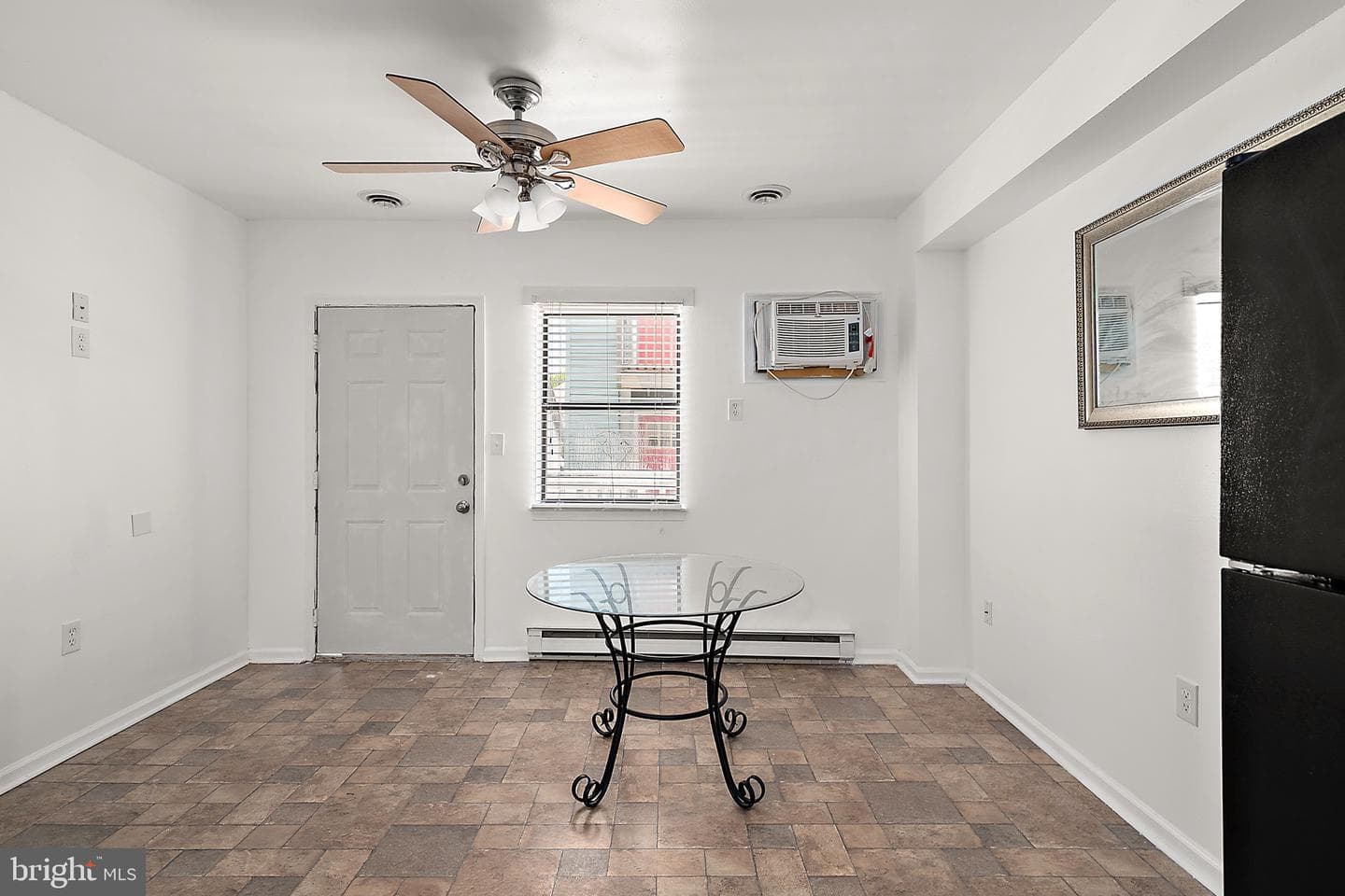 106 Talbot Street #206 photo 5