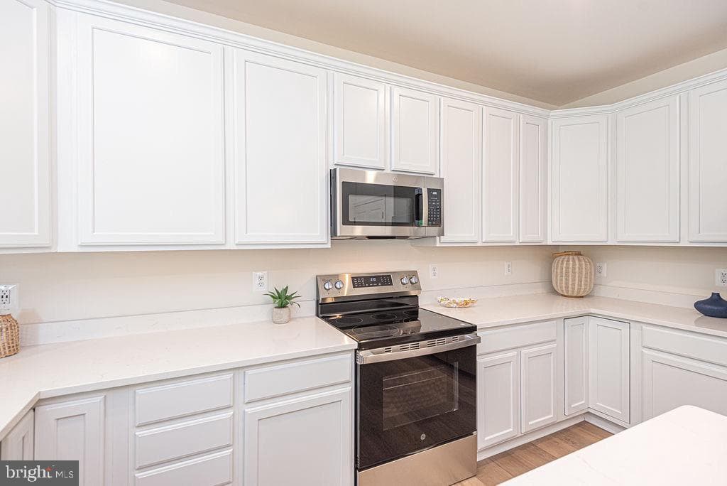 71 Hingham Lane photo 14