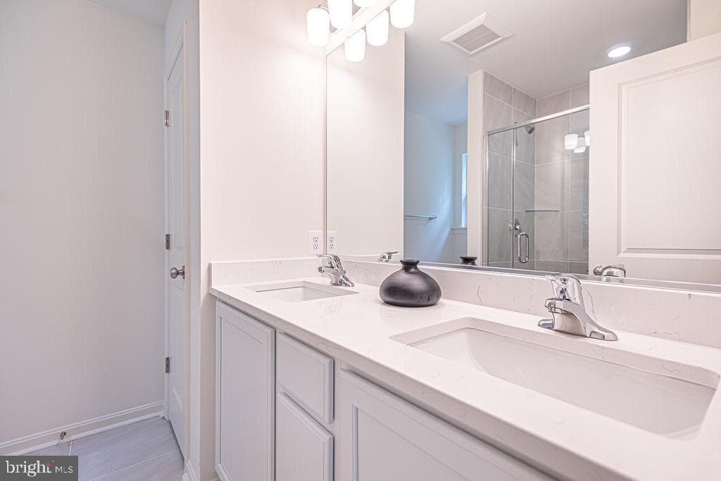 71 Hingham Lane photo 37