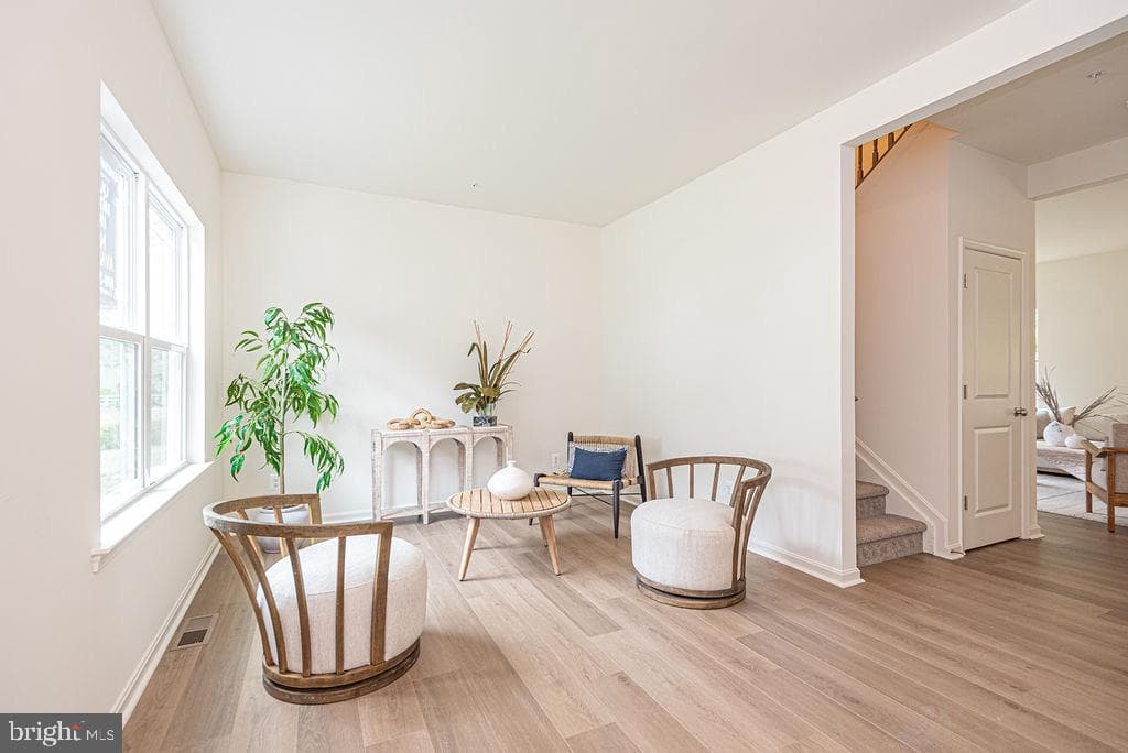 71 Hingham Lane photo 4