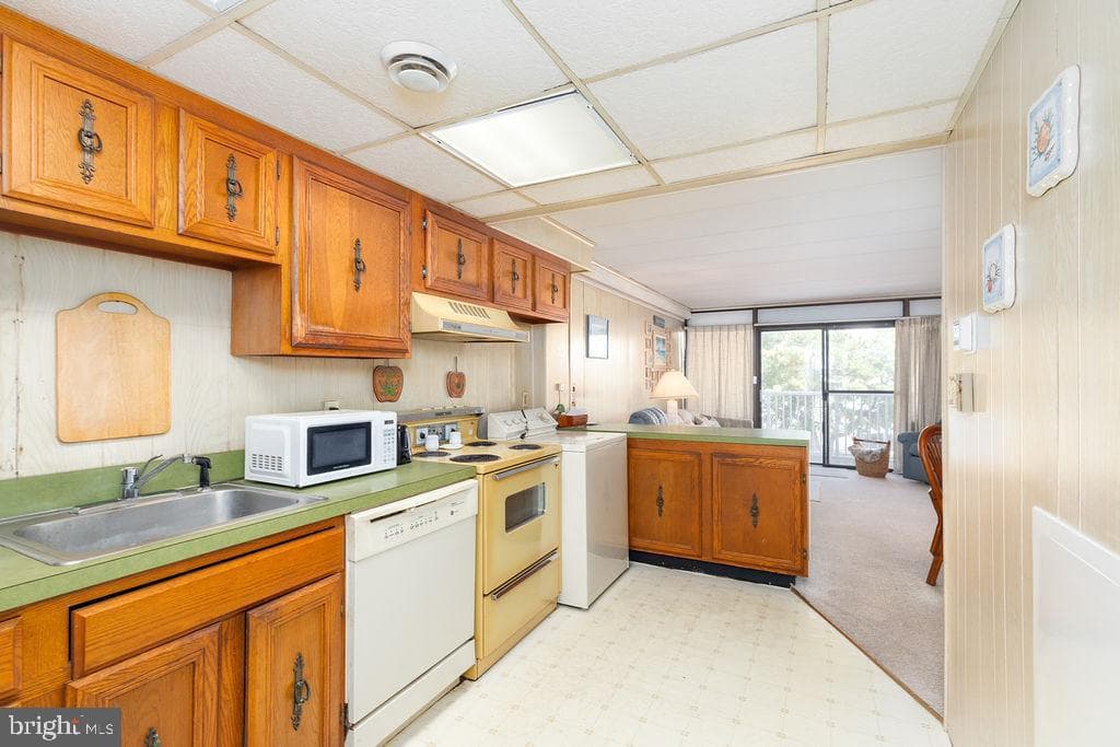 15 35th Street #206 photo 16